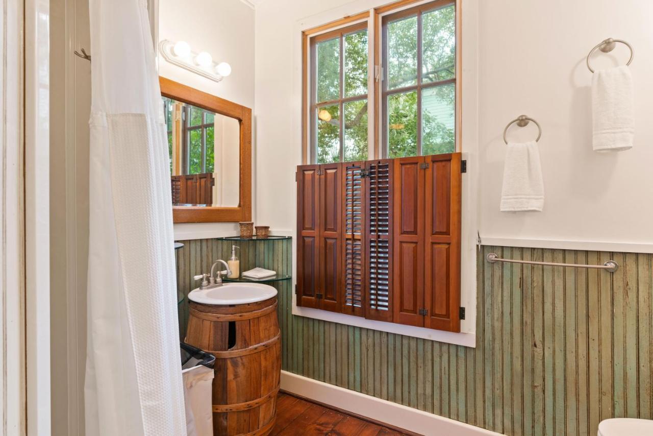 The Treehouse - 116 Florence Street St. Simons Island ภายนอก รูปภาพ